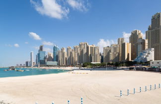 Photo 1 - Elegant and Modern 1BR in Dubai Marina