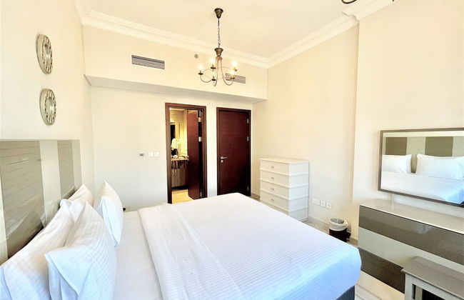 Spacious Marbella 2BR With Scenic Views - Foto 4
