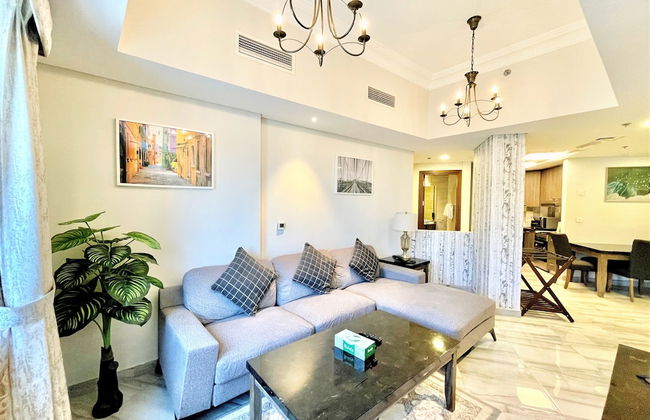 Spacious Marbella 2BR With Scenic Views - Foto 10