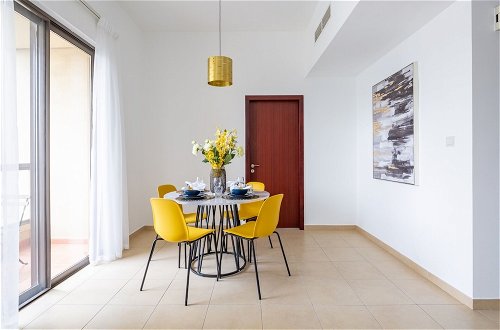 Photo 15 - Radiant & Alluring 1BR Apartment W/ Marina Views