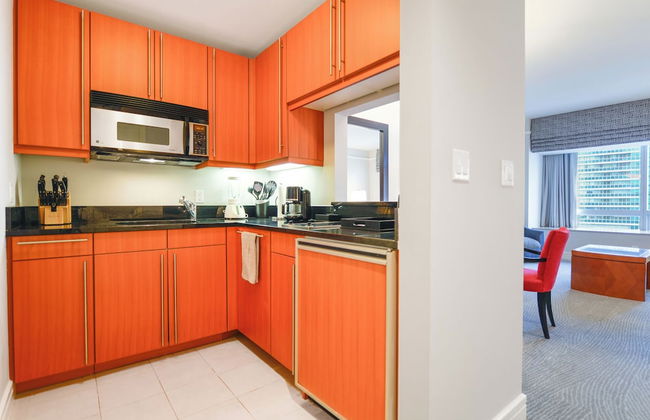 Luxury Condos at Four Seasons - Foto 15
