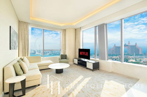 Photo 1 - LUX Iconic Views at Palm Tower Suite 1