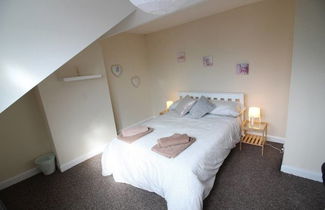 Photo 2 - 2 Bedroom Family Home near Leeds City Center