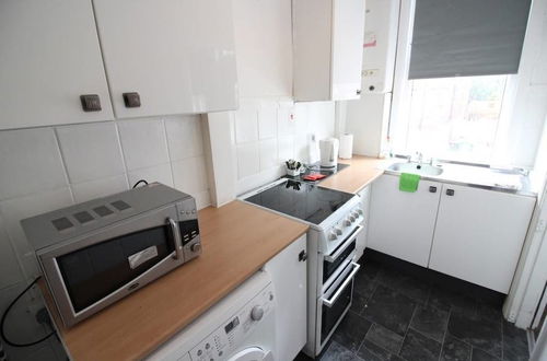 Photo 6 - 2 Bedroom Family Home near Leeds City Center