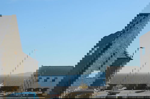 Foto 9 - Beachfront Panoramic Seaview Free Wifi & Parking