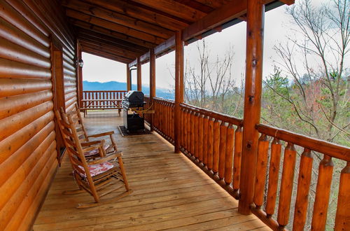 Photo 17 - Million Dollar View - Four Bedroom Cabin