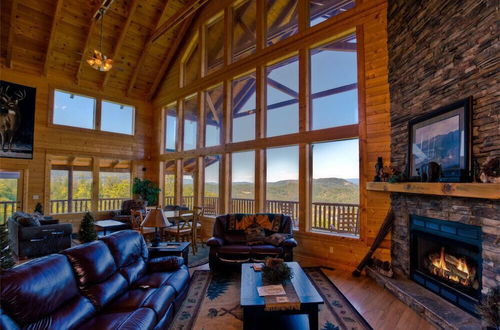 Photo 20 - Million Dollar View - Four Bedroom Cabin