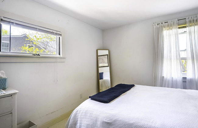 Oak Bluffs 3-Bed Cottage, Walk to Town - Photo 5