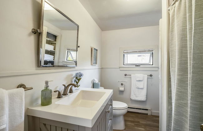Oak Bluffs 3-Bed Cottage, Walk to Town - Photo 14