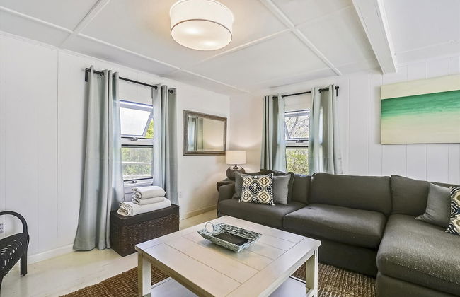 Oak Bluffs 3-Bed Cottage, Walk to Town - Photo 1