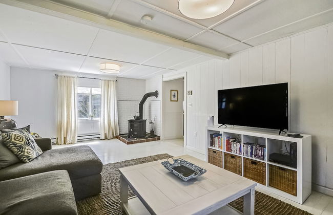 Oak Bluffs 3-Bed Cottage, Walk to Town - Photo 10