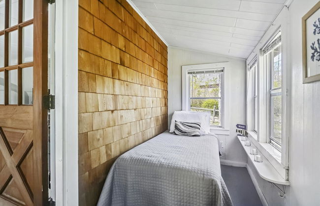 Oak Bluffs 3-Bed Cottage, Walk to Town - Photo 13