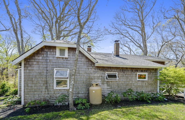 Oak Bluffs 3-Bed Cottage, Walk to Town - Photo 20