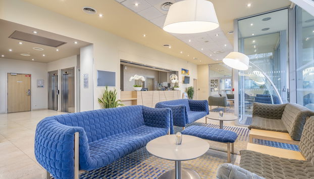 Coin salon dans le hall