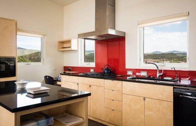Butterfly House - Spectacular Modern Design and Mountain Views - Photo 12