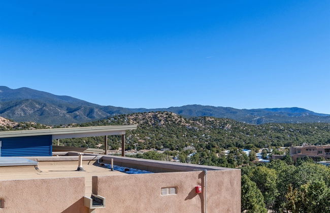 Butterfly House - Spectacular Modern Design and Mountain Views - Photo 29