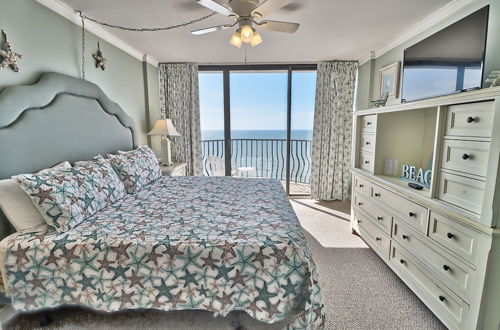 Photo 22 - Suites at the Beach