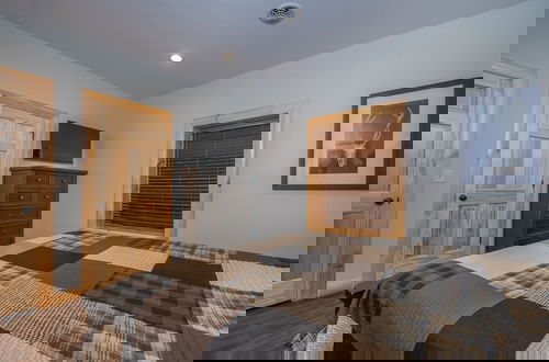 Photo 31 - Cj's Mountain Lodge