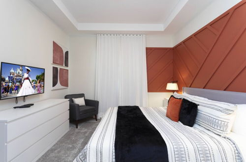Foto 11 - Cozy Retreat Near Disney: Apartment With Amenities