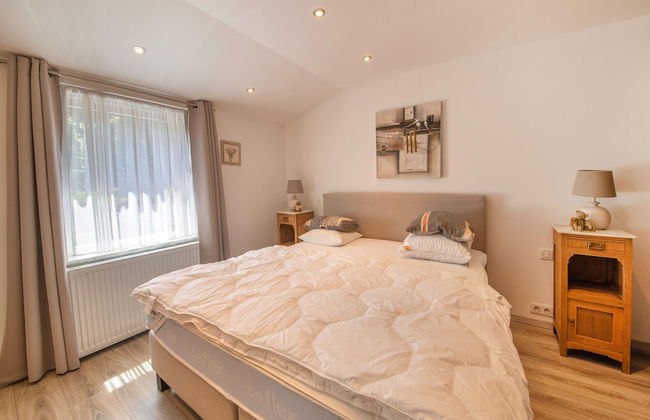 Stylish Stay Near Forest - Photo 5