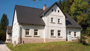 Photo 1 - Modern Holiday Home in Vidochov With Private Swimming Pool