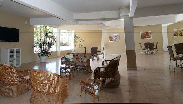 Coin salon dans le hall