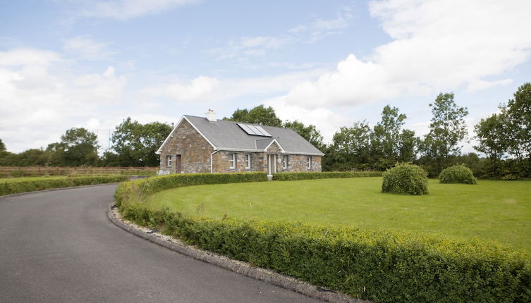 Photo 1 - Inviting 4-bed House in Strokestown