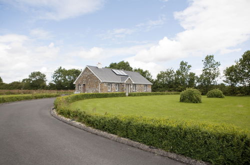 Photo 1 - Inviting 4-bed House in Strokestown