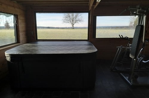Foto 32 - Wonderful Holiday Home in Gouvy with Hot Tub