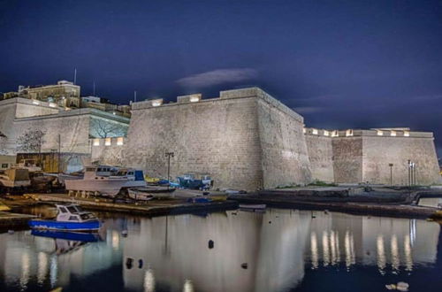 Photo 1 - Charming Seafront House In Kalkara