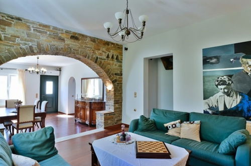 Photo 10 - Charming 3-bedroom House in Tinos