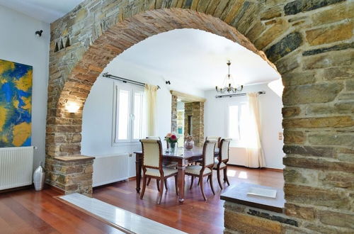 Photo 12 - Charming 3-bedroom House in Tinos