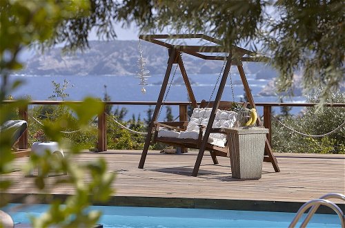 Foto 8 - Mountainside Villa w Pool Breathtaking sea View
