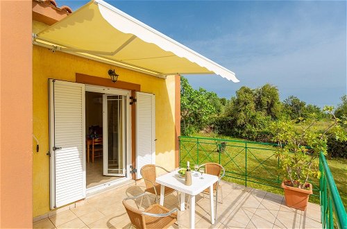 Photo 3 - Villa Russa Dionisis Large Private Pool Walk to Beach Sea Views Wifi Car Not Required - 2017