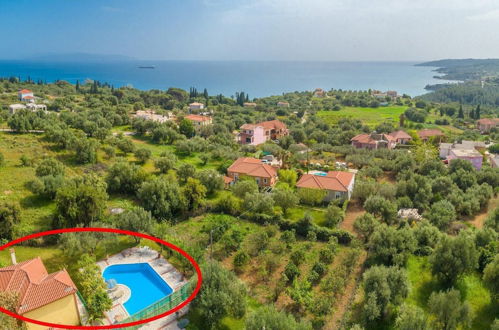 Foto 22 - Villa Russa Dionisis Large Private Pool Walk to Beach Sea Views Wifi Car Not Required - 2017