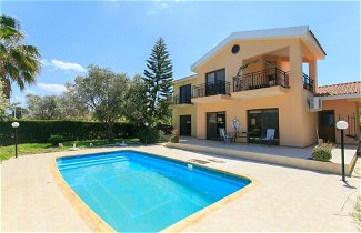 Foto 2 - Villa Halima Alexandros Large Private Pool Walk to Beach Sea Views A C Wifi Eco-friendly - 2504