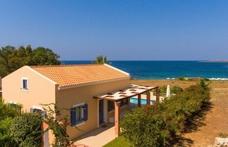 Photo 2 - Maria Beach House Large Private Pool Walk to Beach Sea Views A C Wifi - 2176