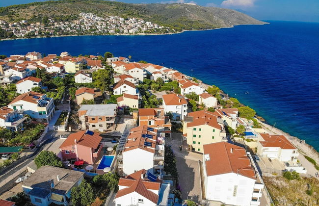 Lovely Holiday Home in Okrug Gornji near Sea - Foto 32