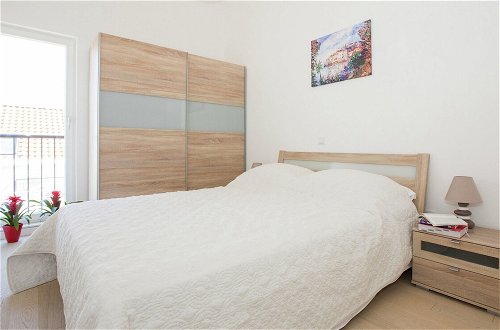 Photo 6 - Topfloor Comfortable Luxury Apartment With Private Balcony,free Garage and Wi-fi