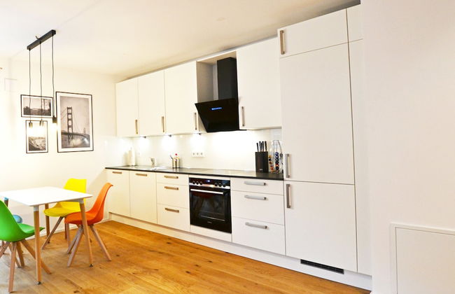 Modern apartment near downtown - Photo 3