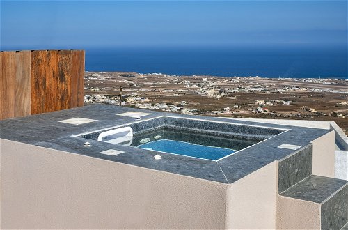 Photo 16 - Santorini Soul Villas