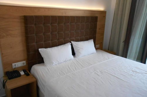 Photo 8 - Artemis Hotel Apartments