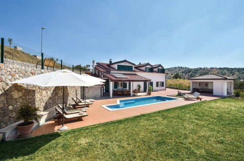 Photo 40 - Luxury Mountain Villa W.heated Pool & Largegarden