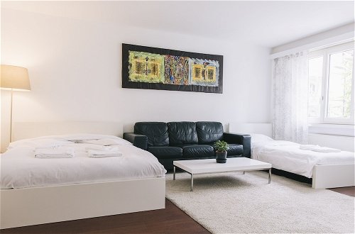 Foto 10 - Elegant Apartment with POCKET WIFI