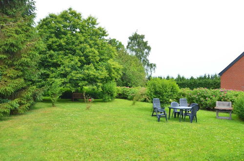 Photo 31 - Pleasant Holiday Home in Froidchapelle With Garden