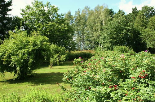 Photo 22 - Pleasant Holiday Home in Froidchapelle With Garden