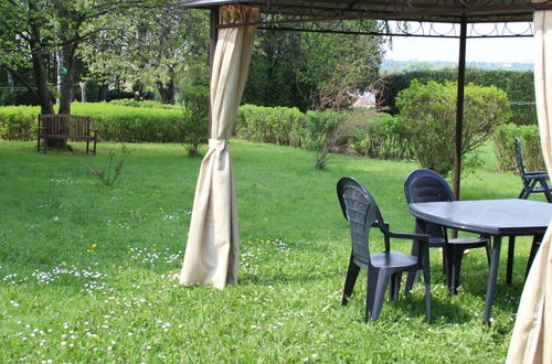 Photo 6 - Pleasant Holiday Home in Froidchapelle With Garden