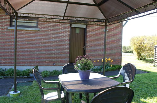 Photo 7 - Pleasant Holiday Home in Froidchapelle With Garden