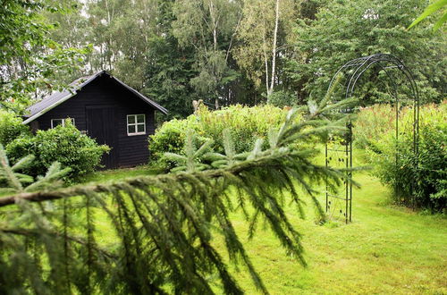 Photo 29 - Pleasant Holiday Home in Froidchapelle With Garden