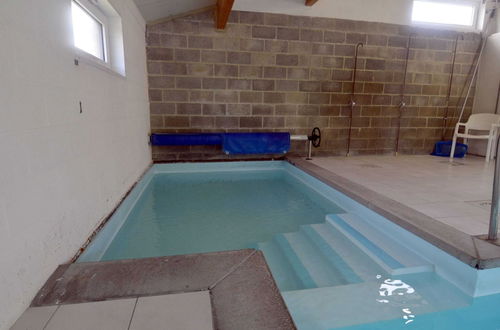 Foto 18 - Quaint Holiday Home With Heated Indoor Pool